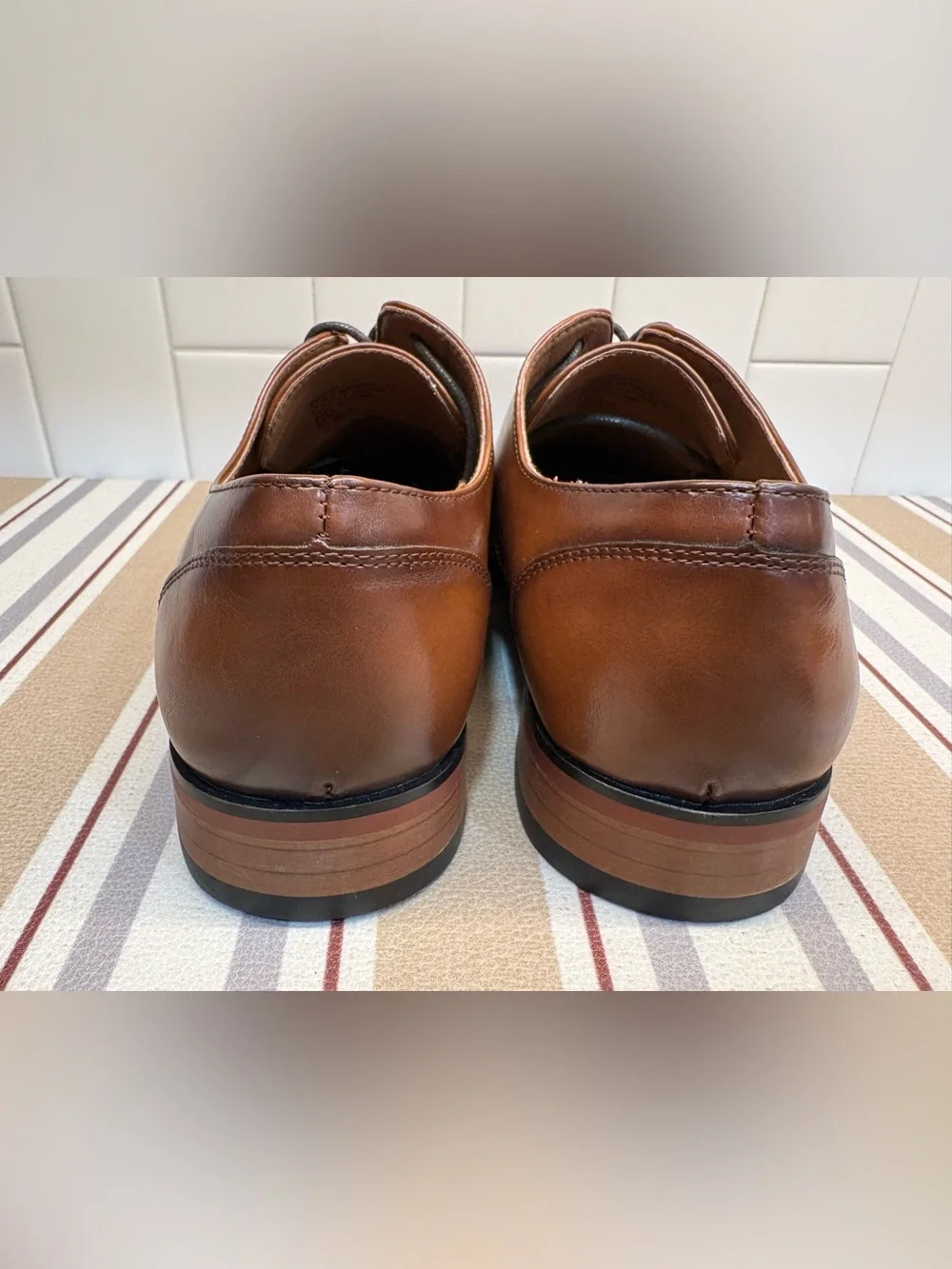 New Guess Men’s Shelly Cap Toe Oxford Dress Shoes Lace-Up Size 9 Brown
